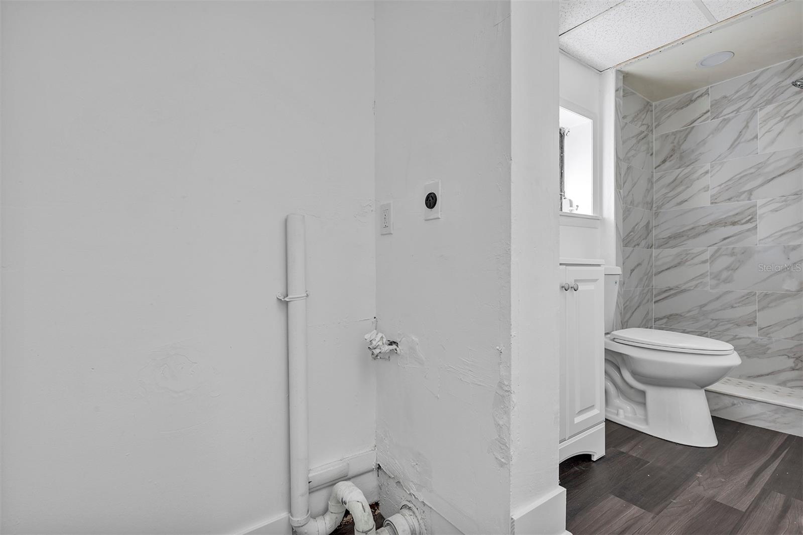 Image 14 of 21 For 2027 1-2 30th Ave N  3 Bottom U