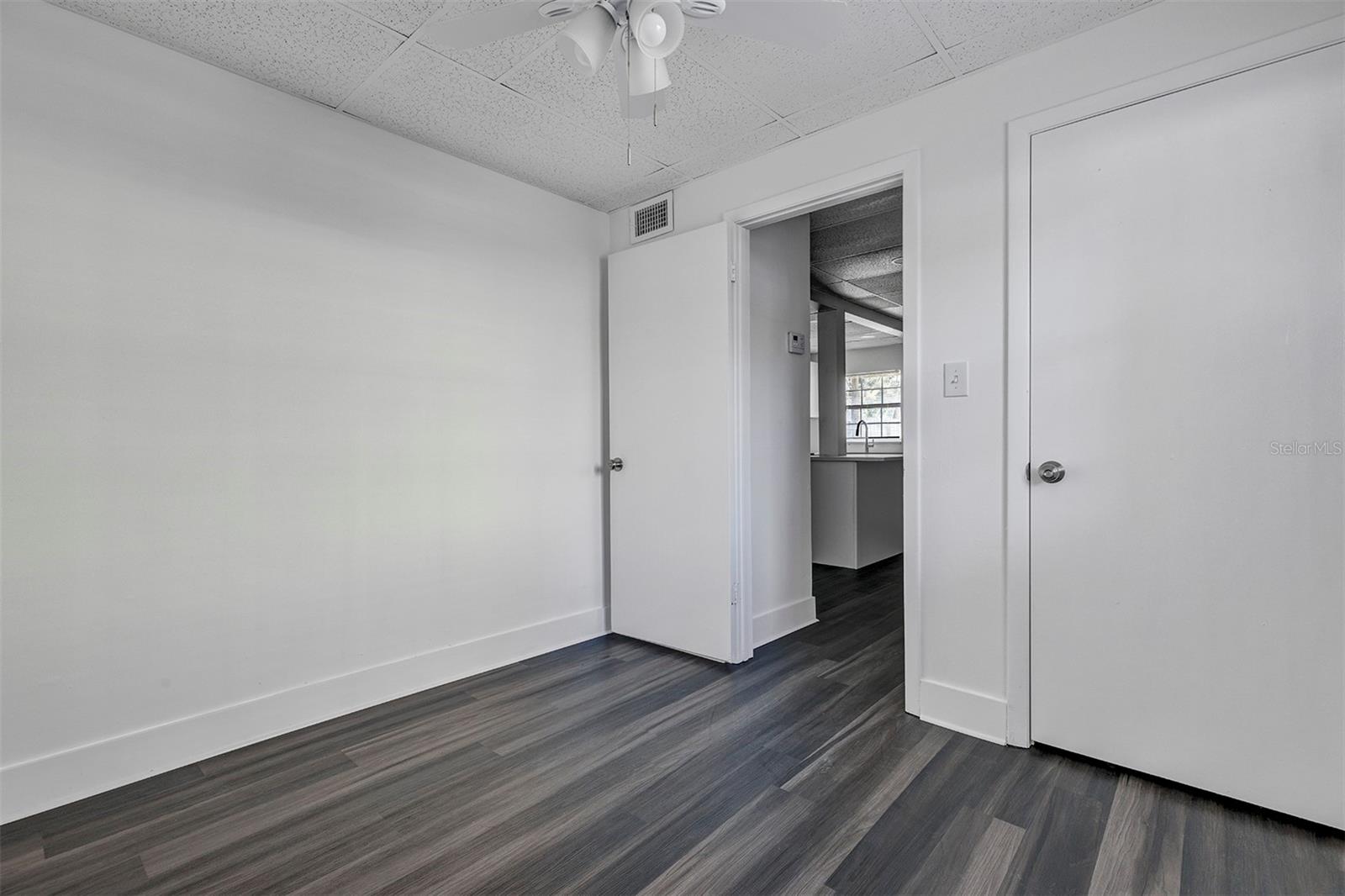 Image 18 of 21 For 2027 1-2 30th Ave N  3 Bottom U