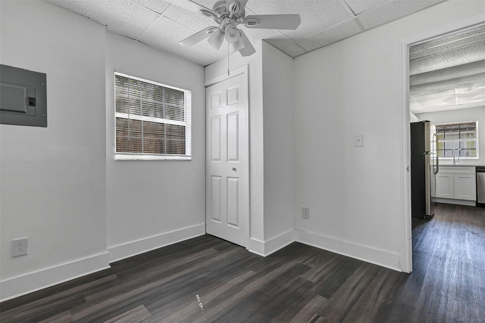 Image 2 of 21 For 2027 1-2 30th Ave N  3 Bottom U