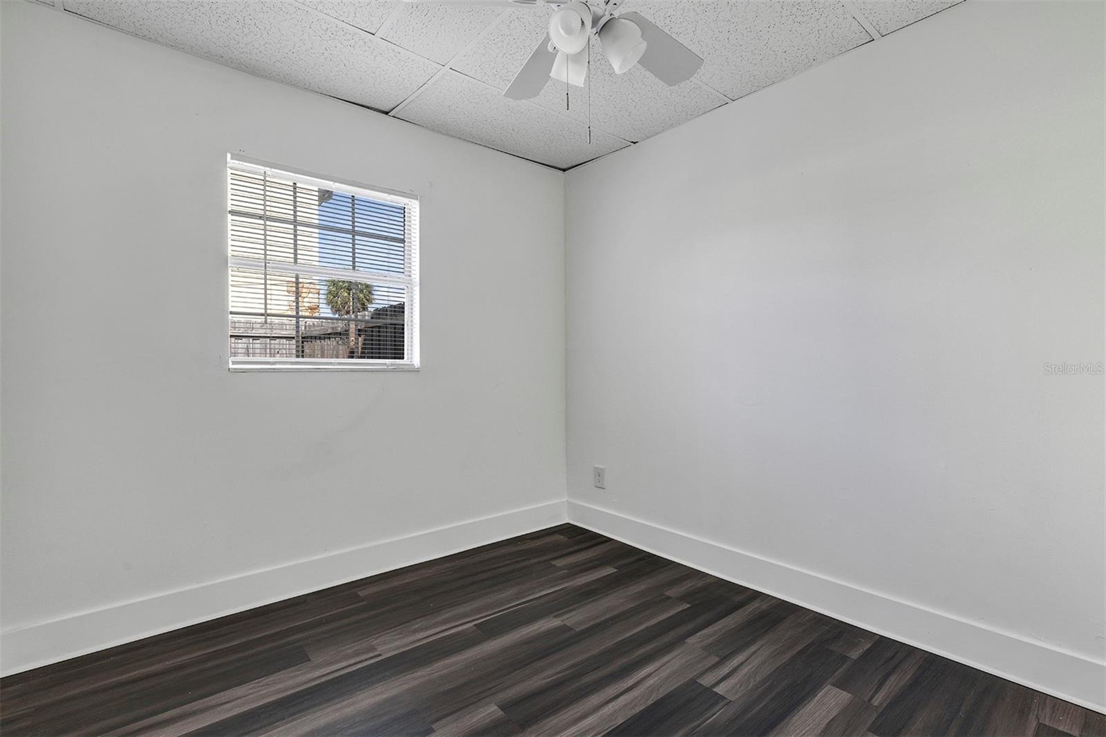 Image 20 of 21 For 2027 1-2 30th Ave N  3 Bottom U