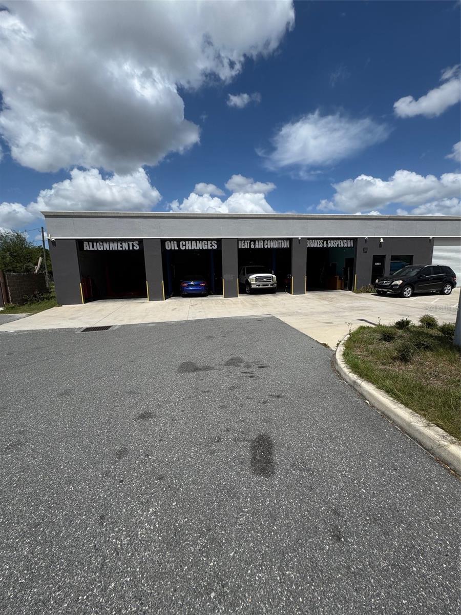 Image 3 of 13 For 4825 Old Winter Garden Road