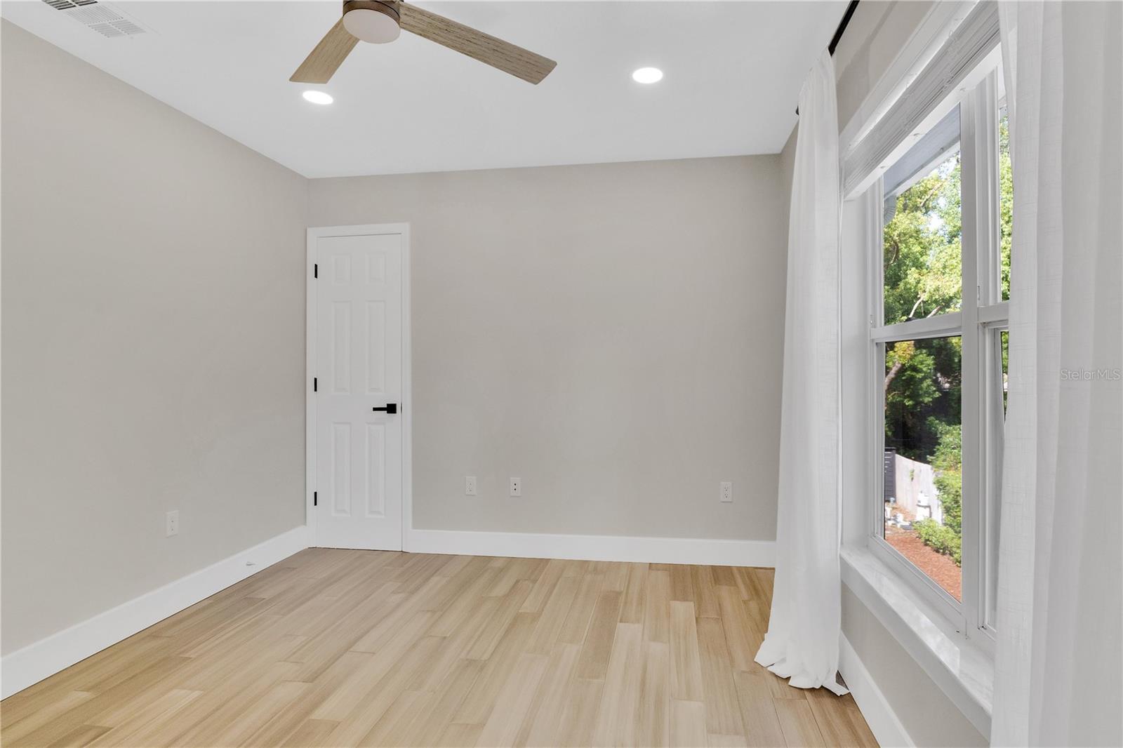 Image 16 of 37 For 109 12th Avenue