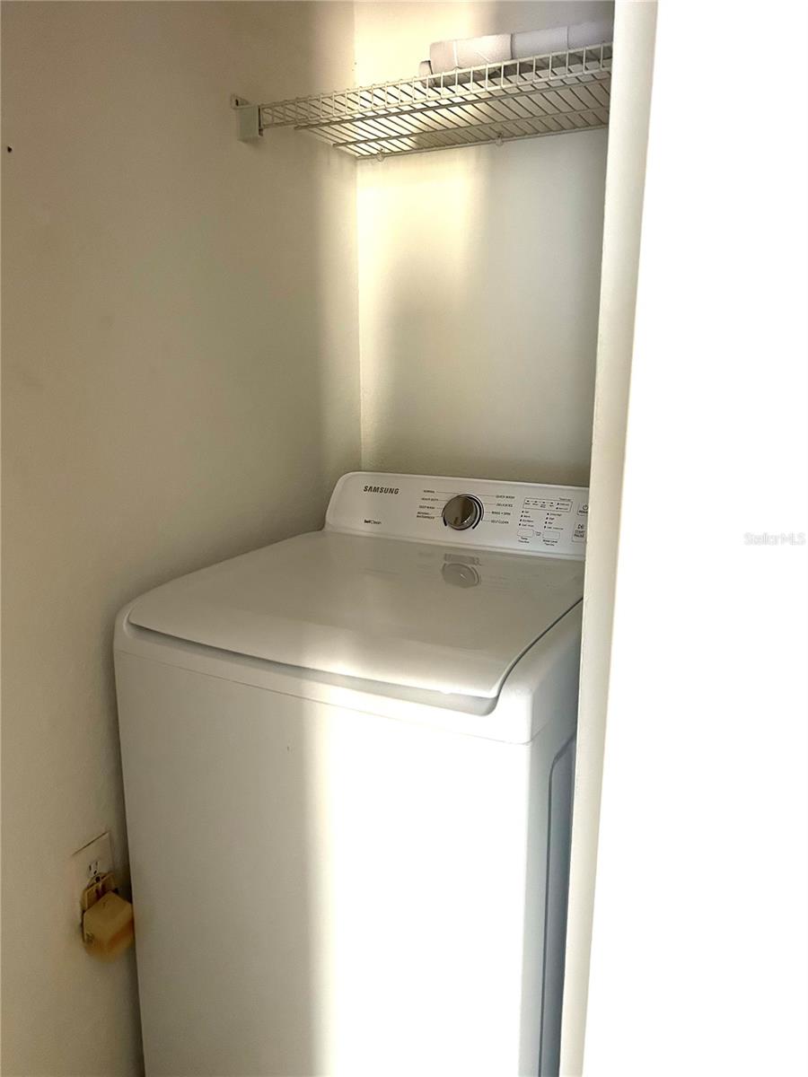 Image 18 of 28 For 6137 Metrowest Boulevard 307