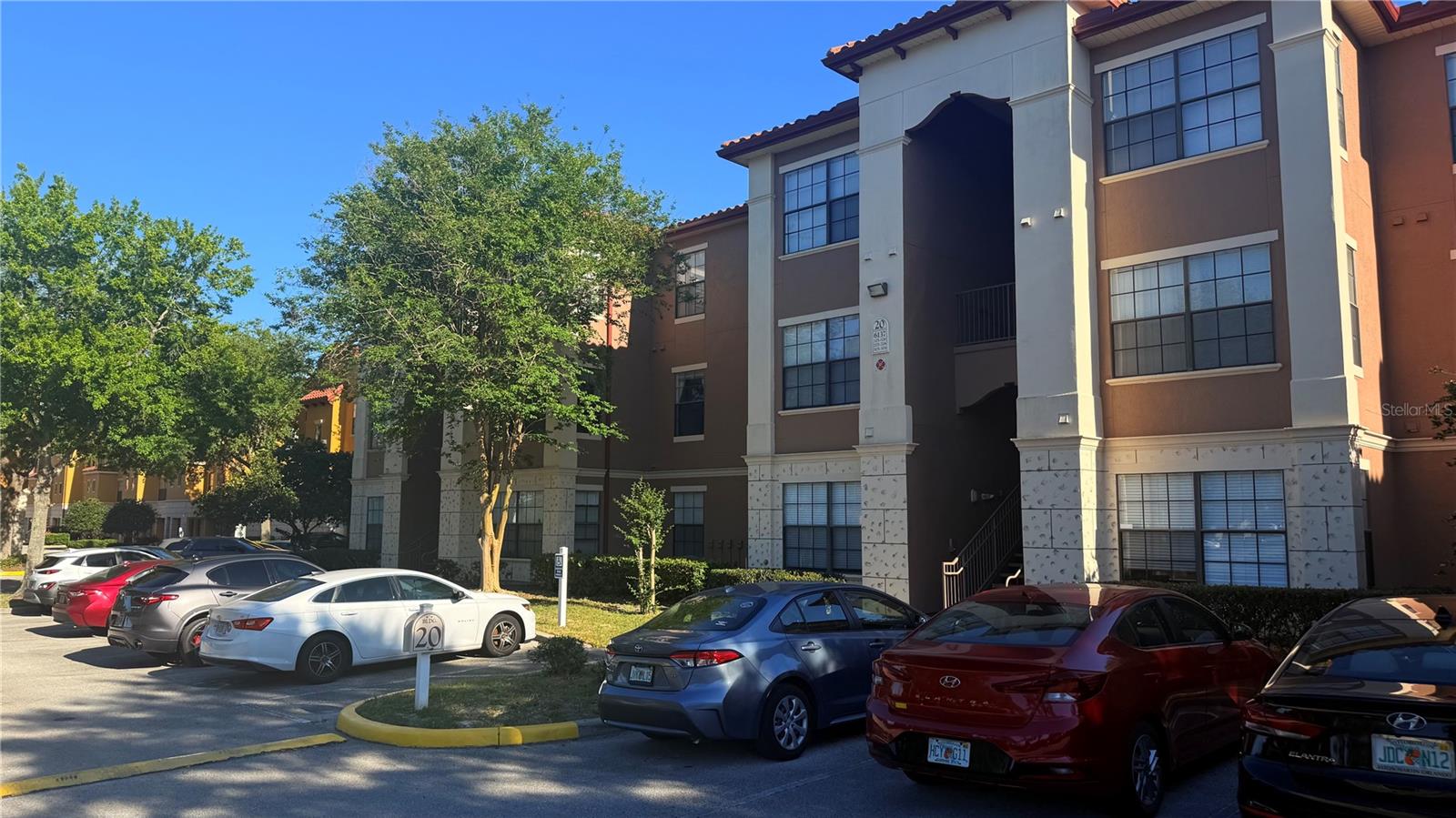 Image 2 of 28 For 6137 Metrowest Boulevard 307