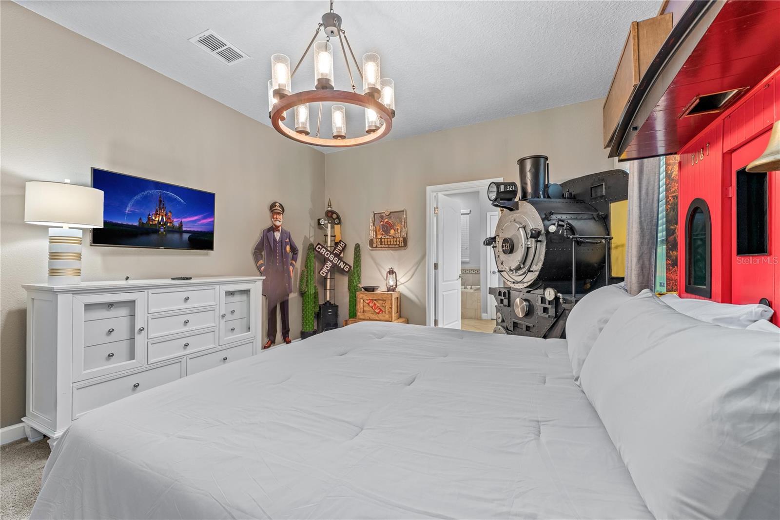 Image 28 of 66 For 9158 Wedge Drive