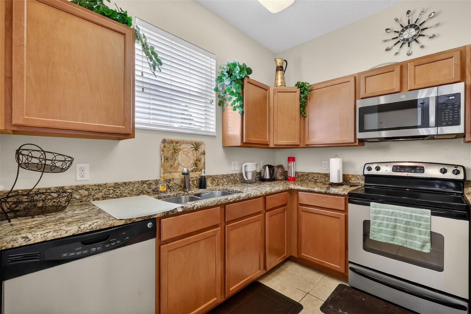 Image 18 of 35 For 1323 Priory Circle