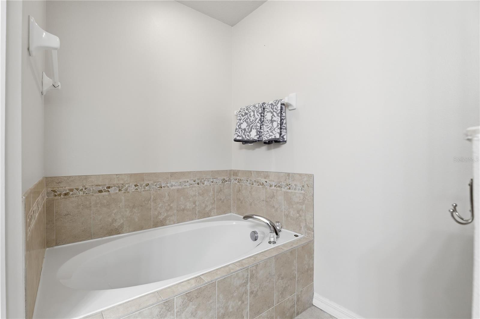 Image 18 of 38 For 5335 Hidden Cypress Lane