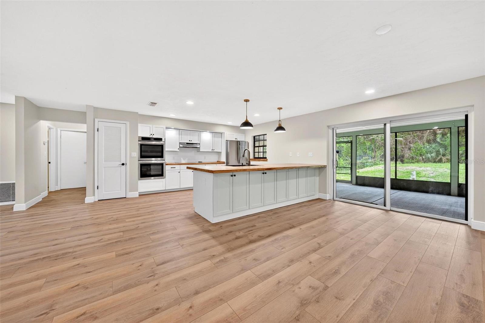 Image 14 of 59 For 2200 Retreat Road