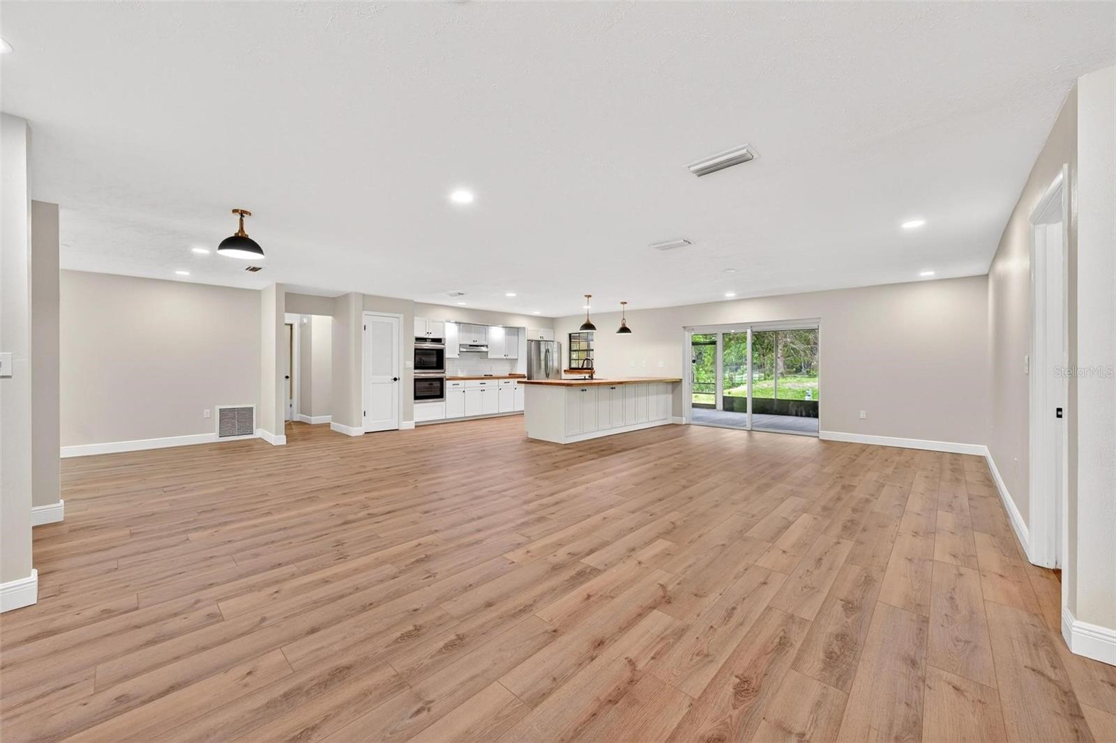 Image 17 of 59 For 2200 Retreat Road