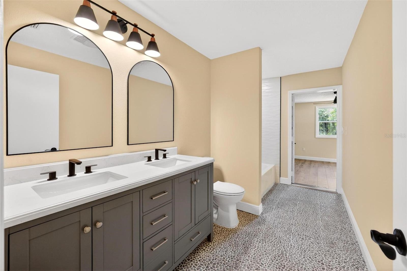 Image 23 of 59 For 2200 Retreat Road