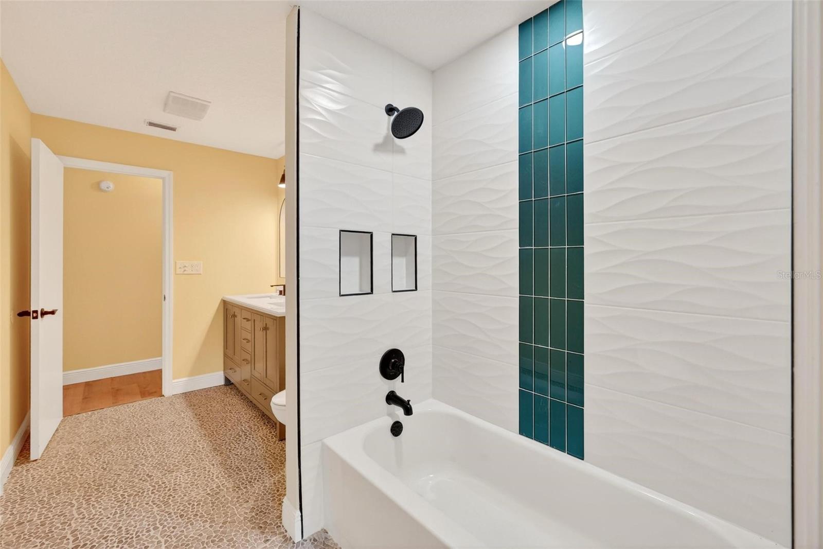 Image 24 of 59 For 2200 Retreat Road