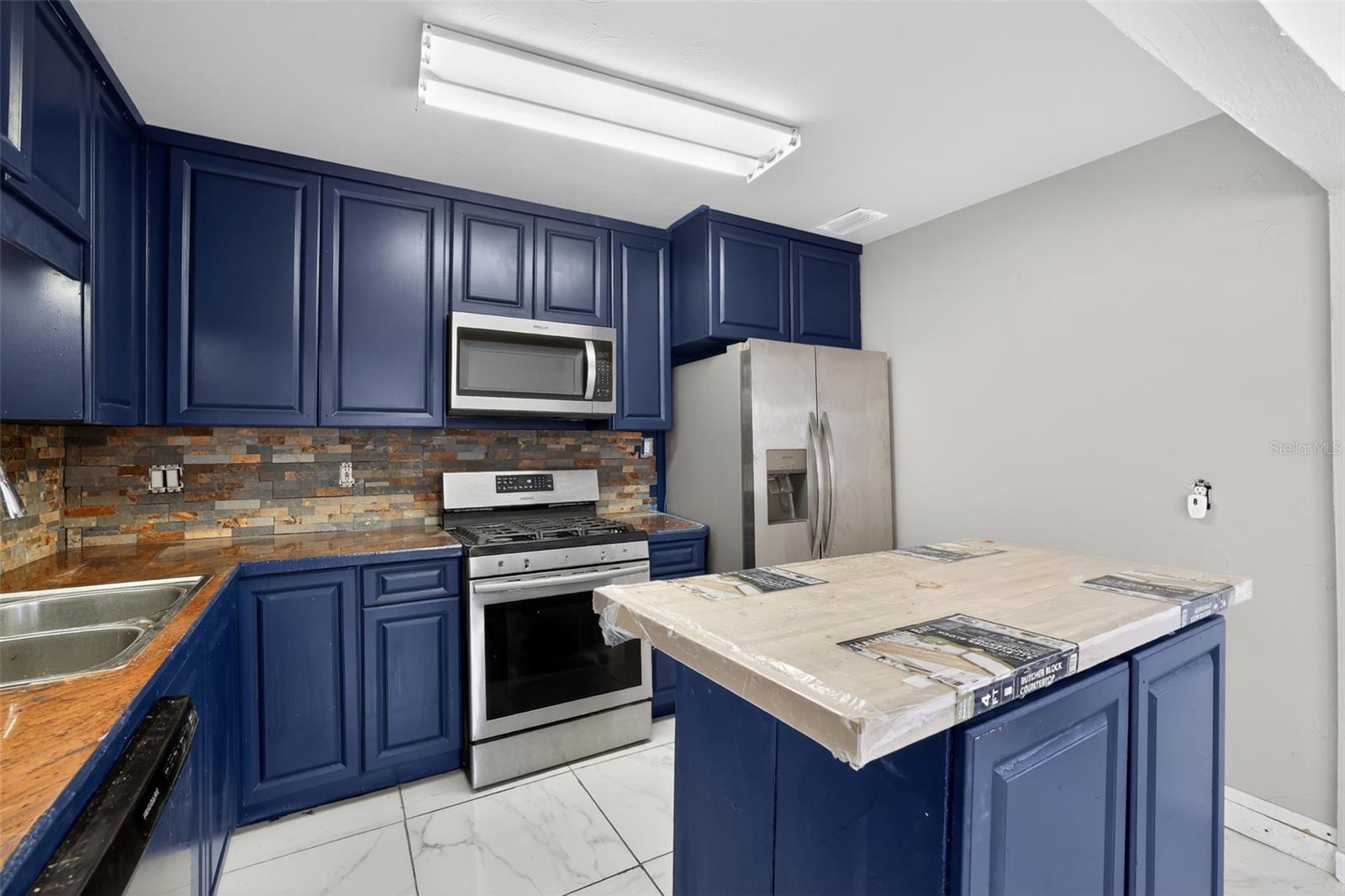 Image 10 of 29 For 775 28th Avenue S