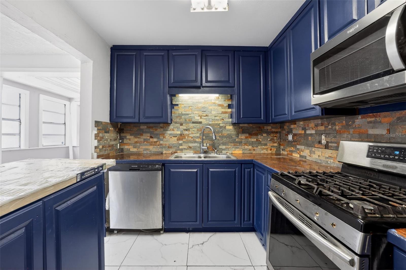 Image 11 of 29 For 775 28th Avenue S
