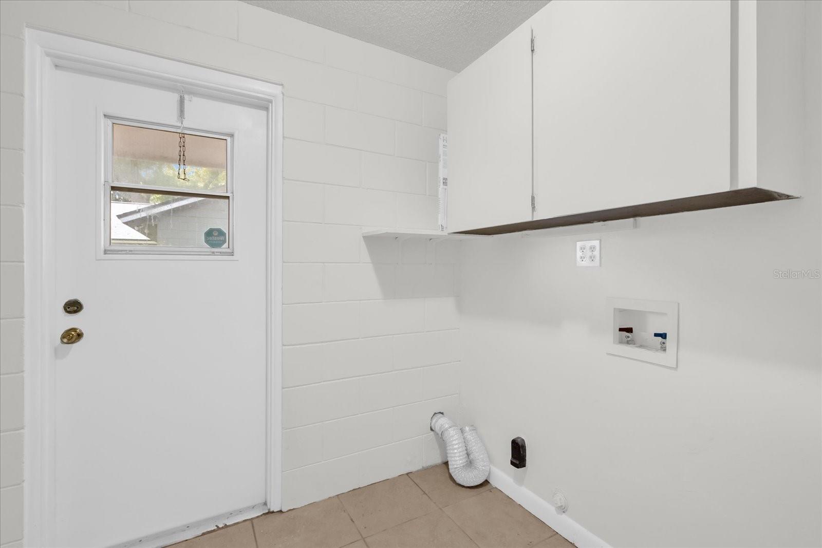 Image 27 of 33 For 8407 Roanne Drive