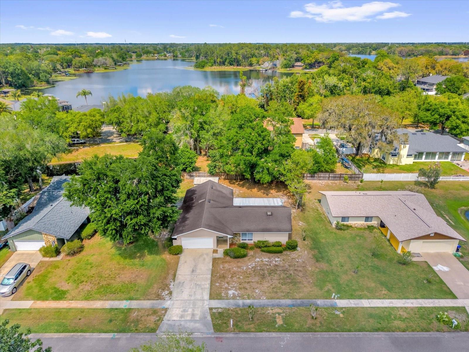 Image 4 of 33 For 8407 Roanne Drive