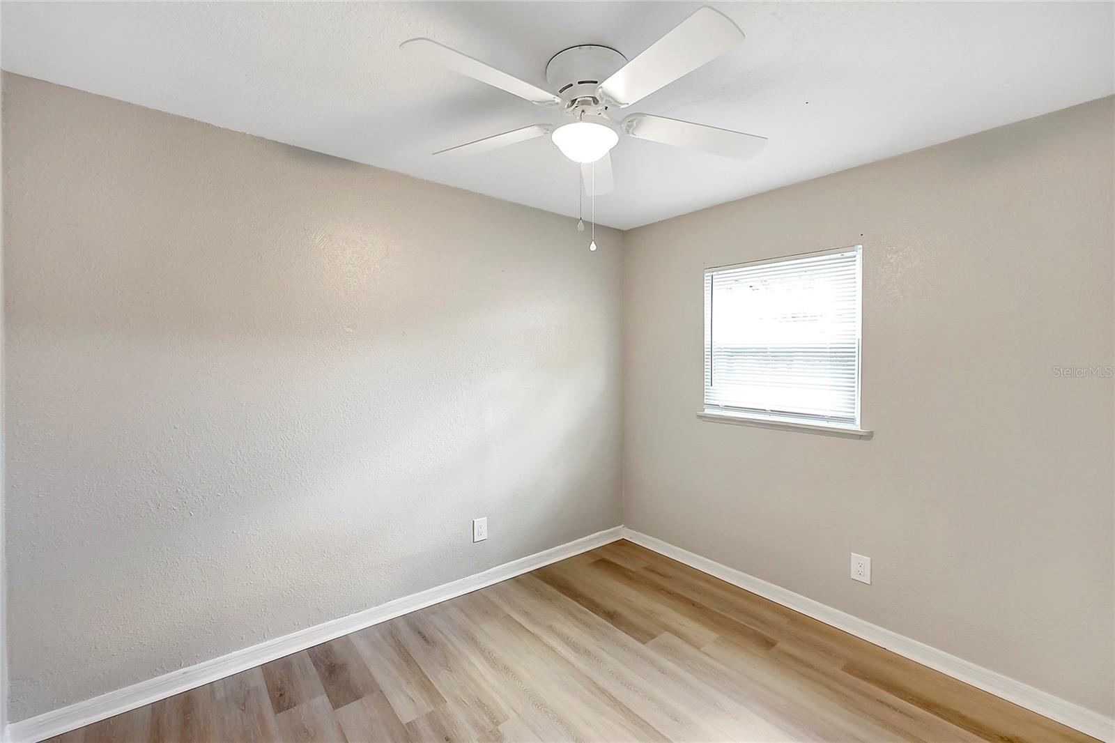 Image 15 of 26 For 107 Academy Avenue