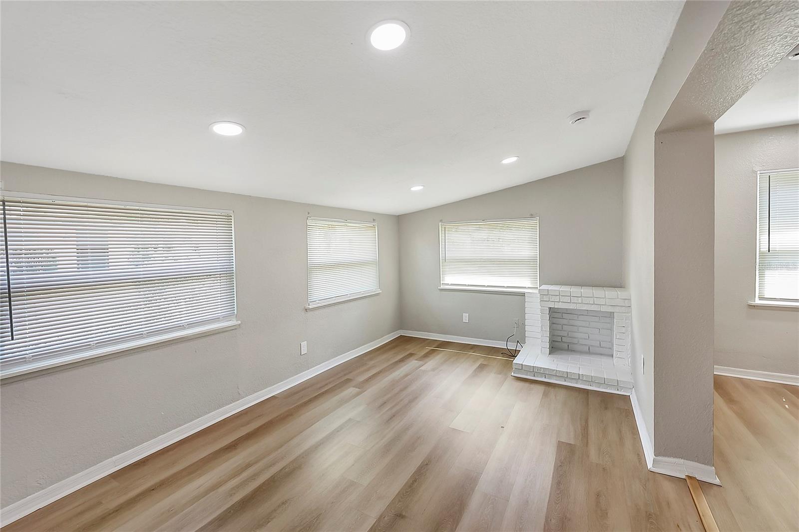 Image 4 of 26 For 107 Academy Avenue