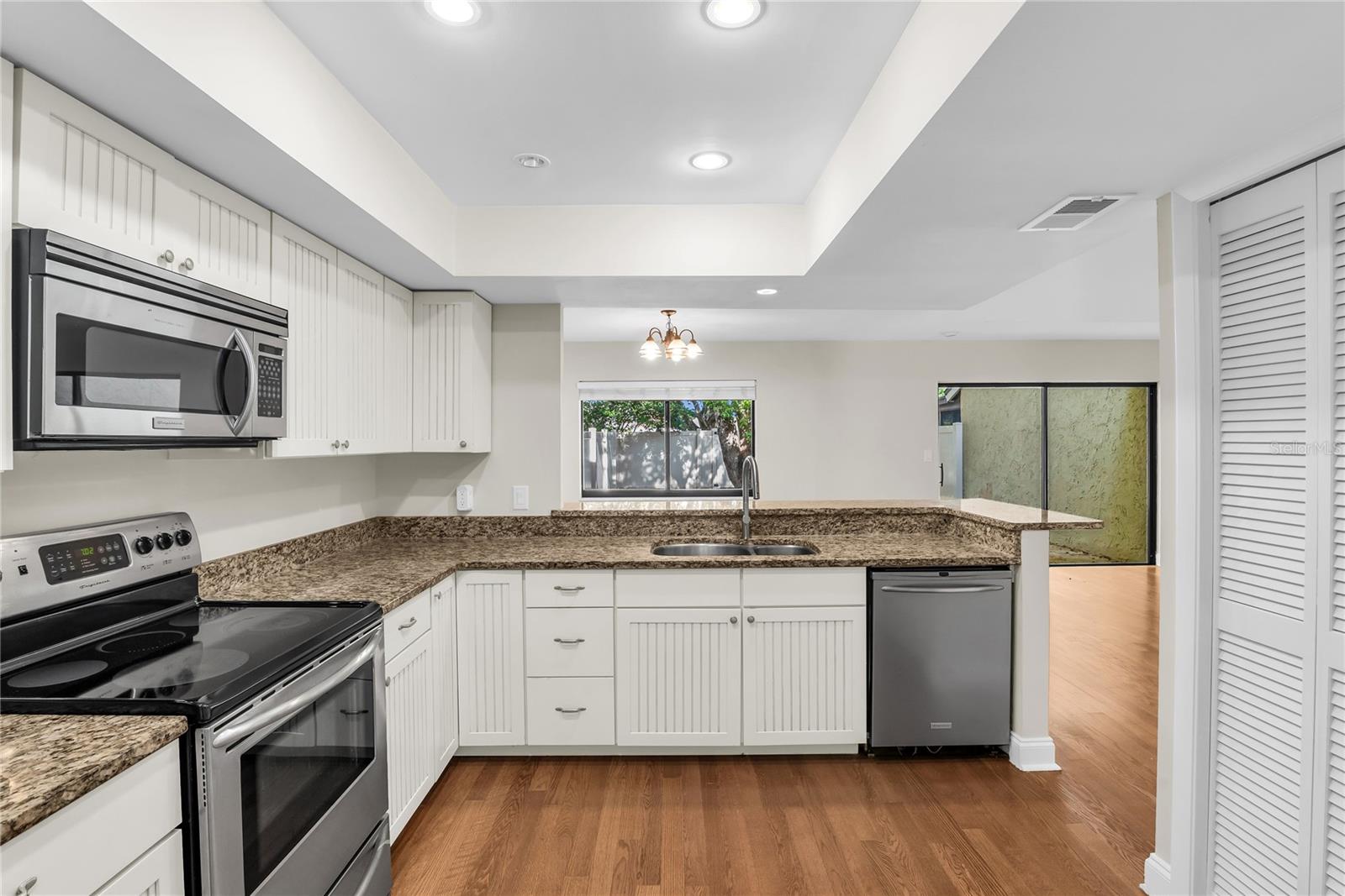 Image 4 of 33 For 8424 Tangelo Tree Drive