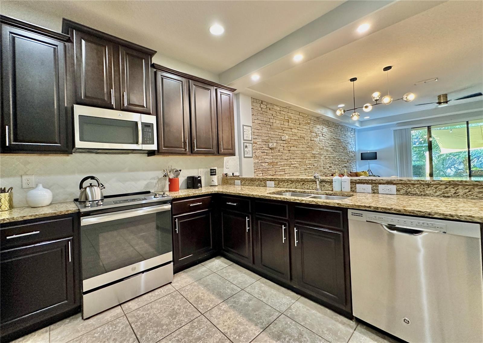 Image 14 of 29 For 8111 Roseville Boulevard