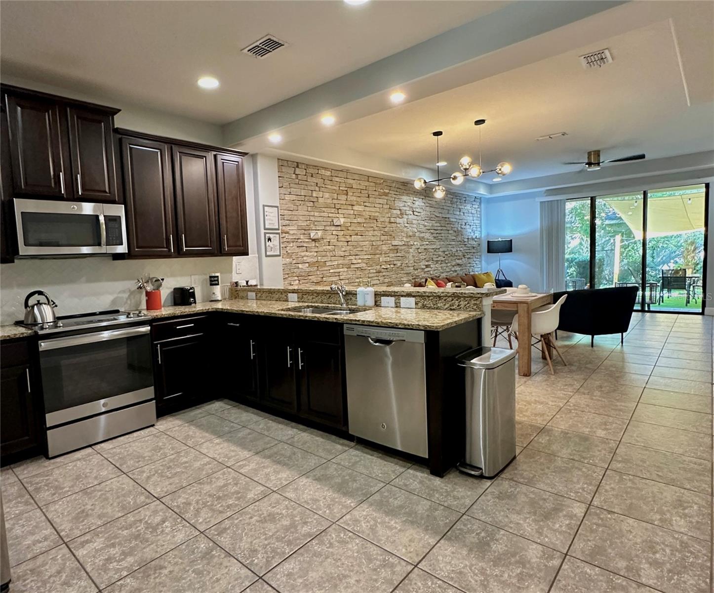 Image 15 of 29 For 8111 Roseville Boulevard