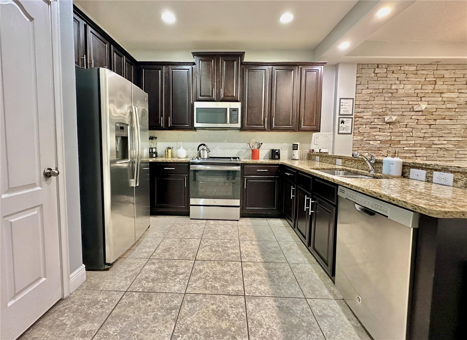 Image 4 of 29 For 8111 Roseville Boulevard