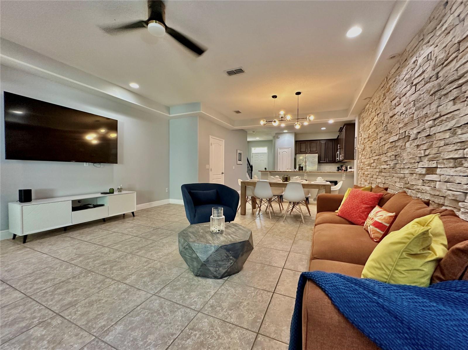 Image 6 of 29 For 8111 Roseville Boulevard