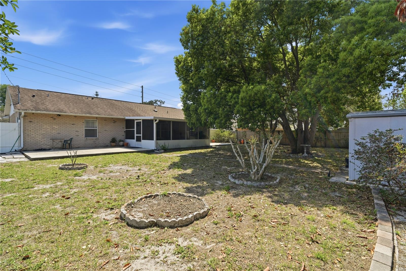 Listing photo id 26 for 2970 Newmark Drive