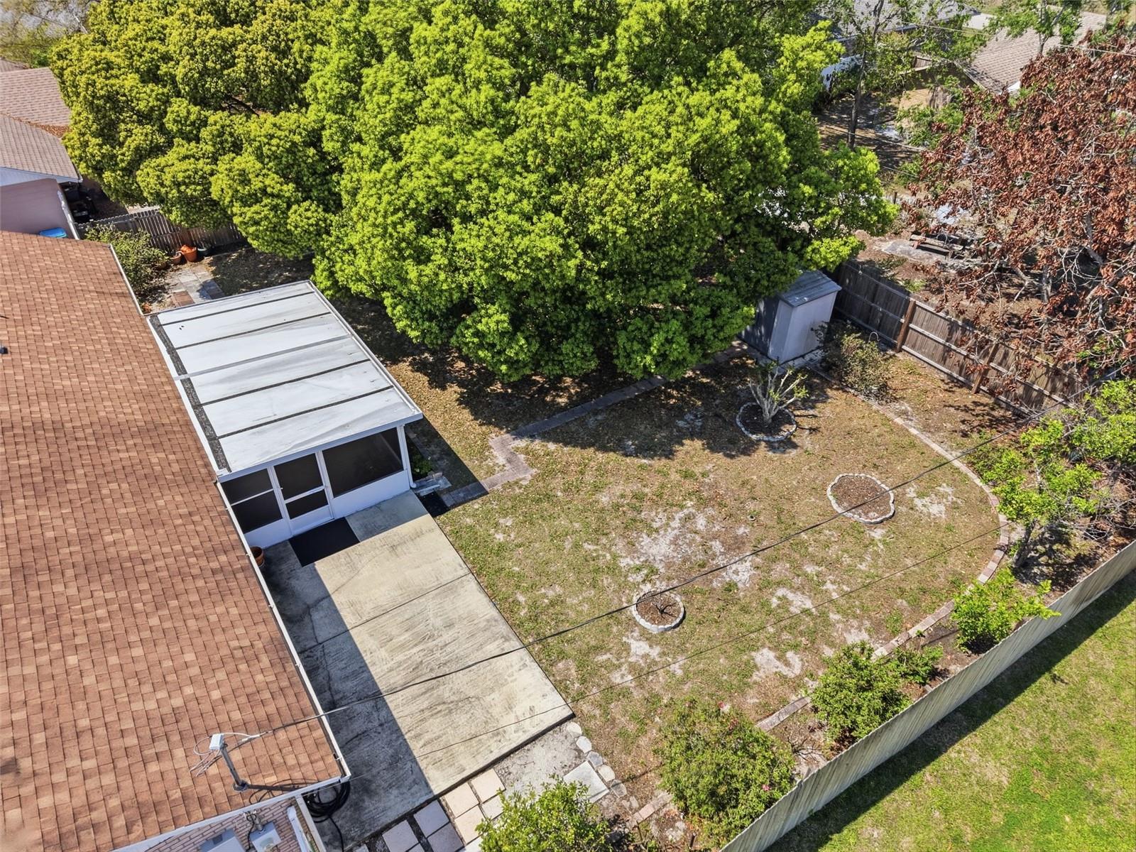 Listing photo id 33 for 2970 Newmark Drive