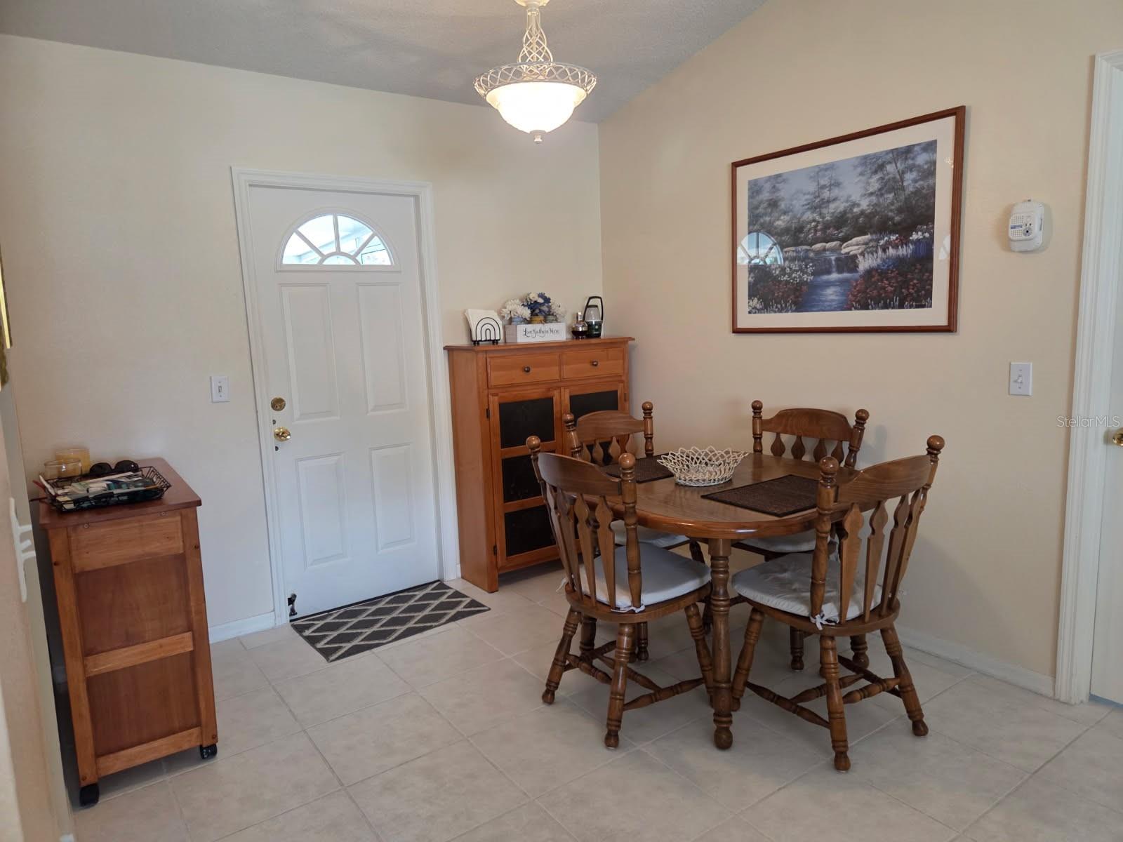 Listing photo id 6 for 2970 Newmark Drive