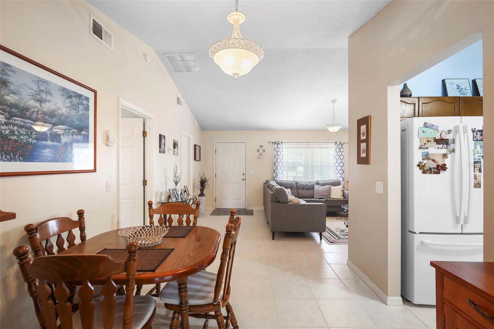 Listing photo id 7 for 2970 Newmark Drive