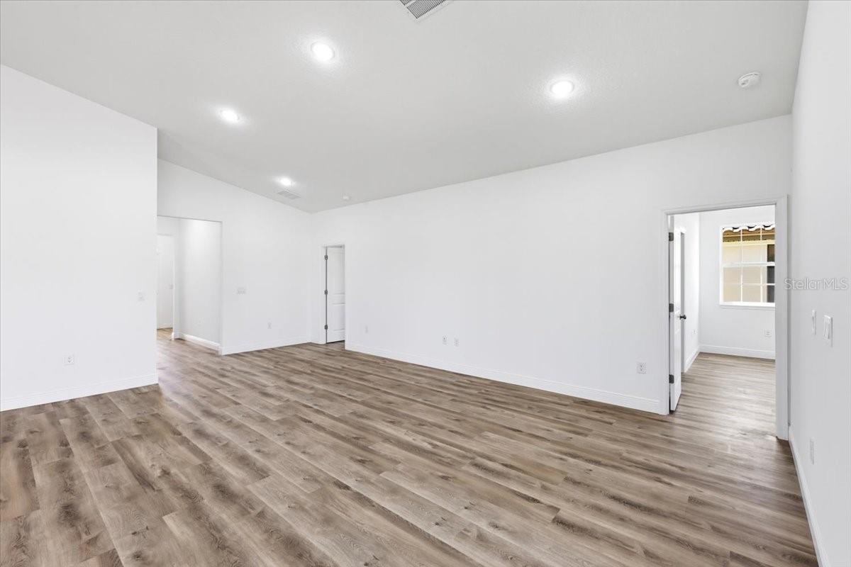 Image 10 of 24 For 363 Villa Sorrento Circle