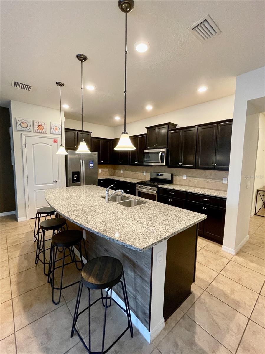 Image 4 of 33 For 4574 Terrasonesta Drive
