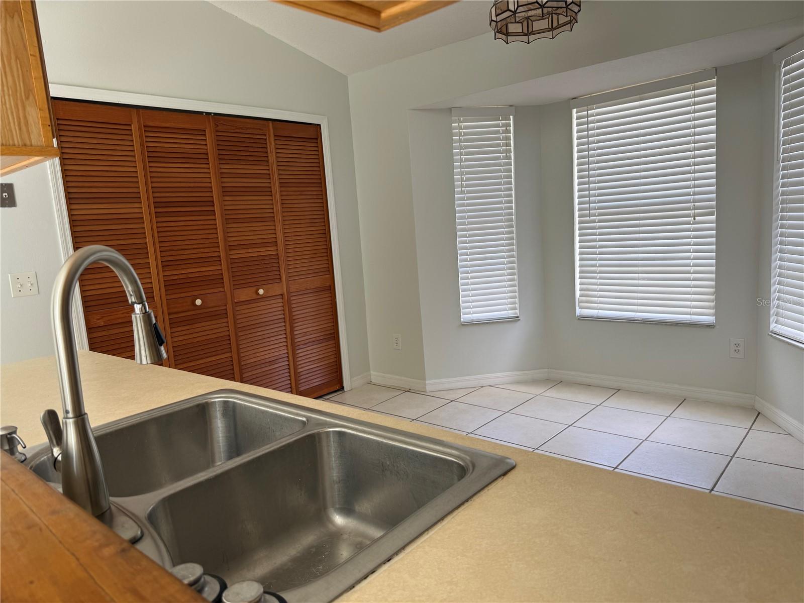 Image 4 of 12 For 5138 Rebecca Court