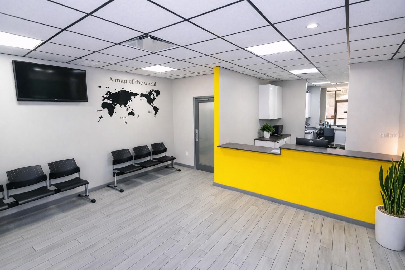 Image 3 of 9 For 4804 Edgewater Drive