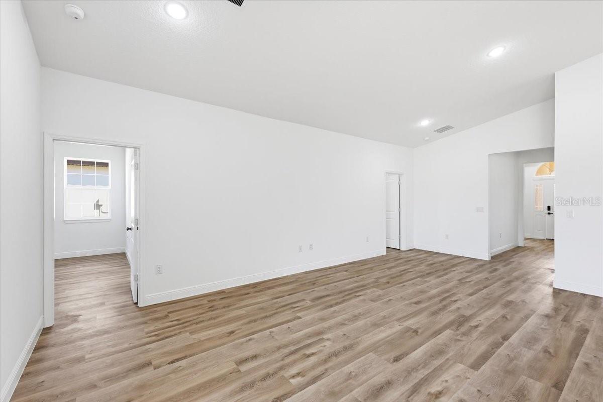 Image 13 of 24 For 367 Villa Sorrento Circle