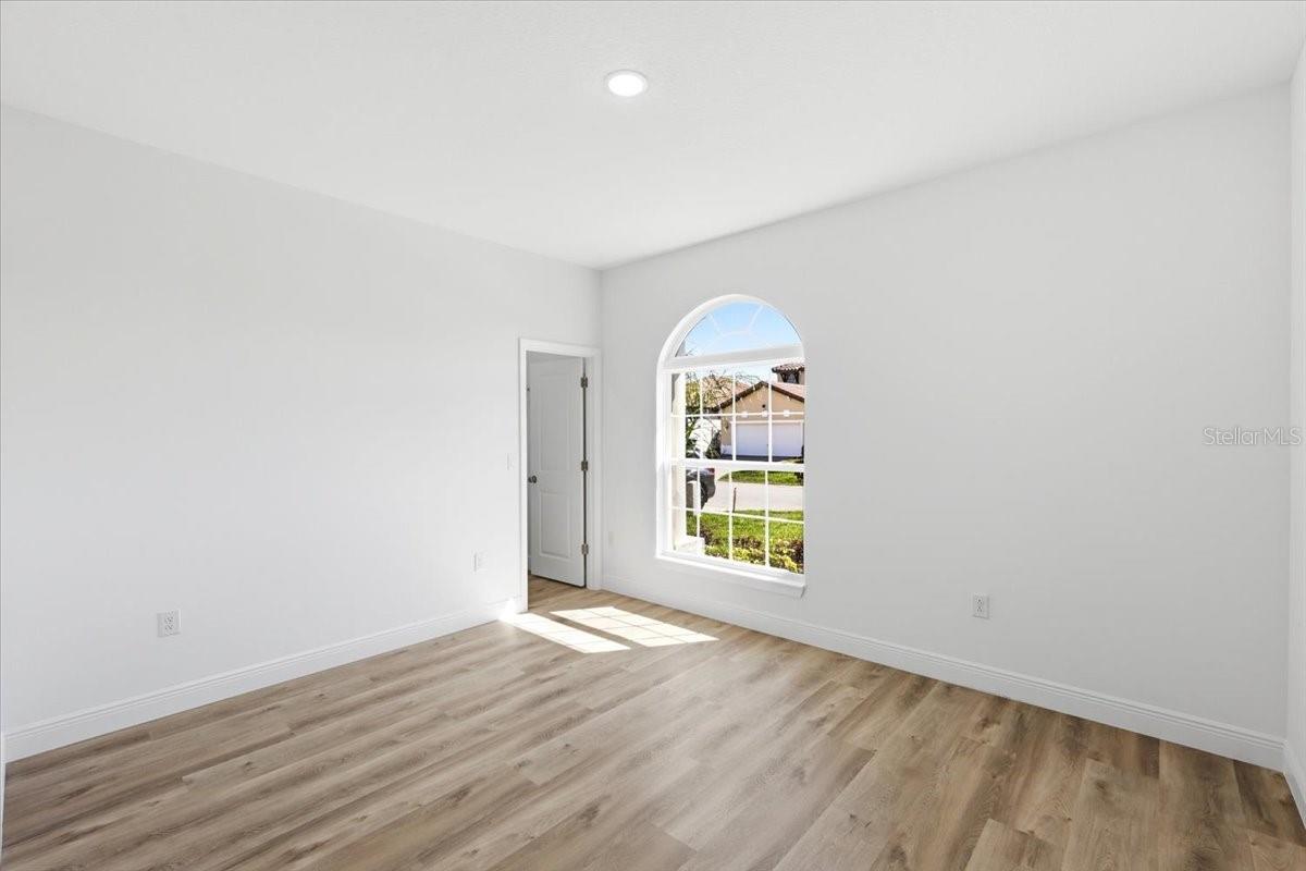 Image 14 of 24 For 367 Villa Sorrento Circle