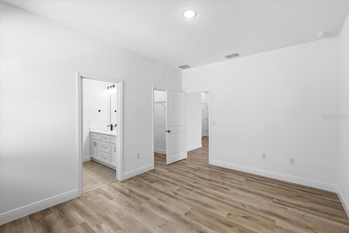 Image 17 of 24 For 367 Villa Sorrento Circle