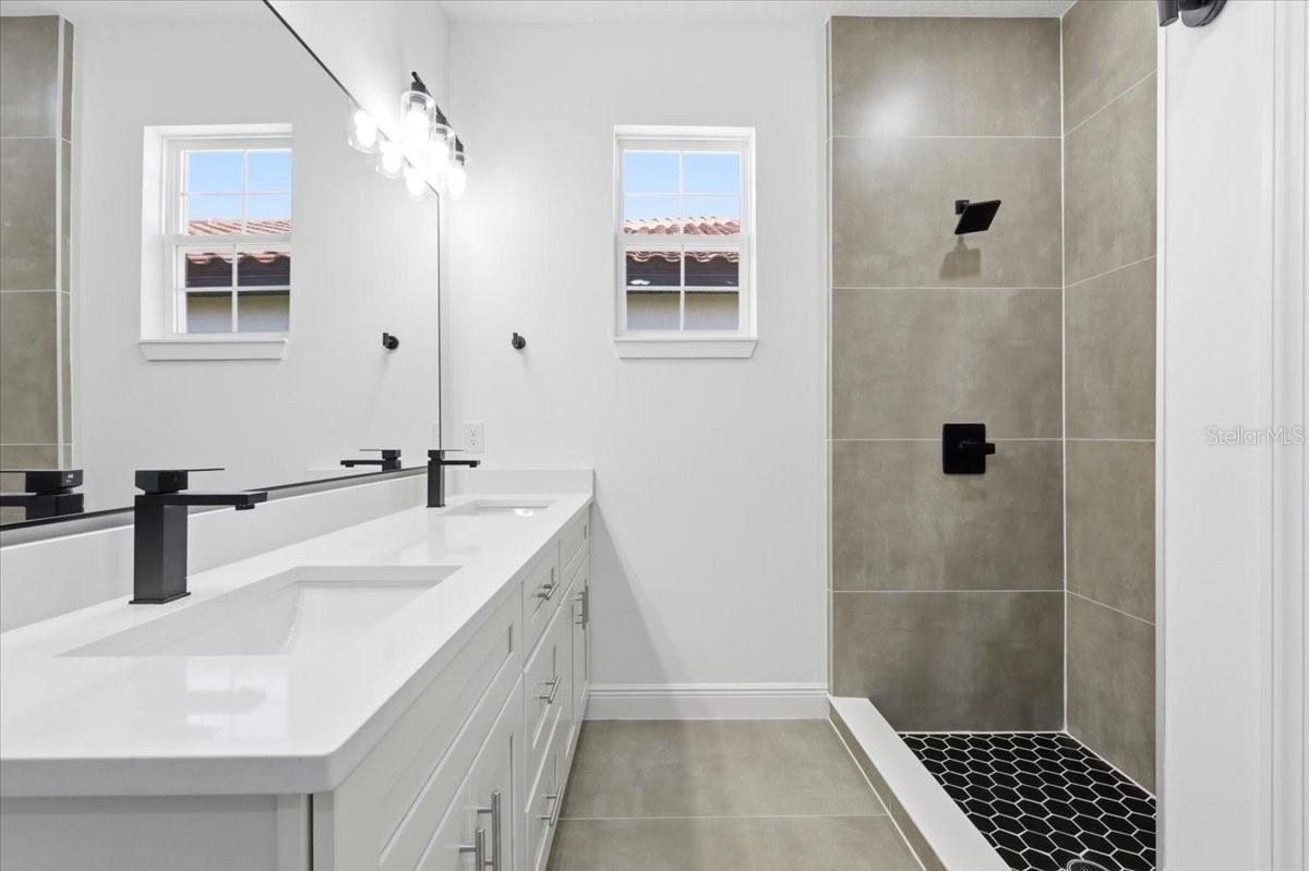 Image 20 of 24 For 367 Villa Sorrento Circle