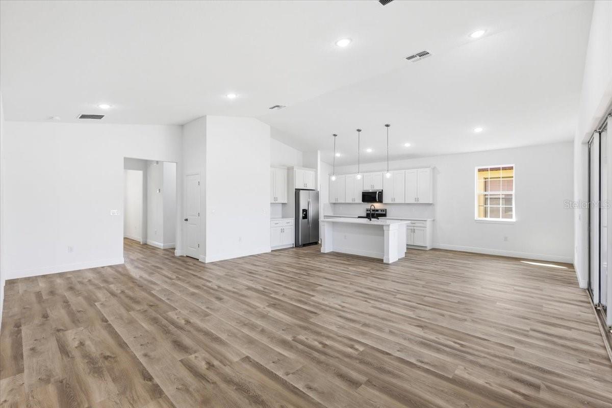 Image 9 of 24 For 367 Villa Sorrento Circle