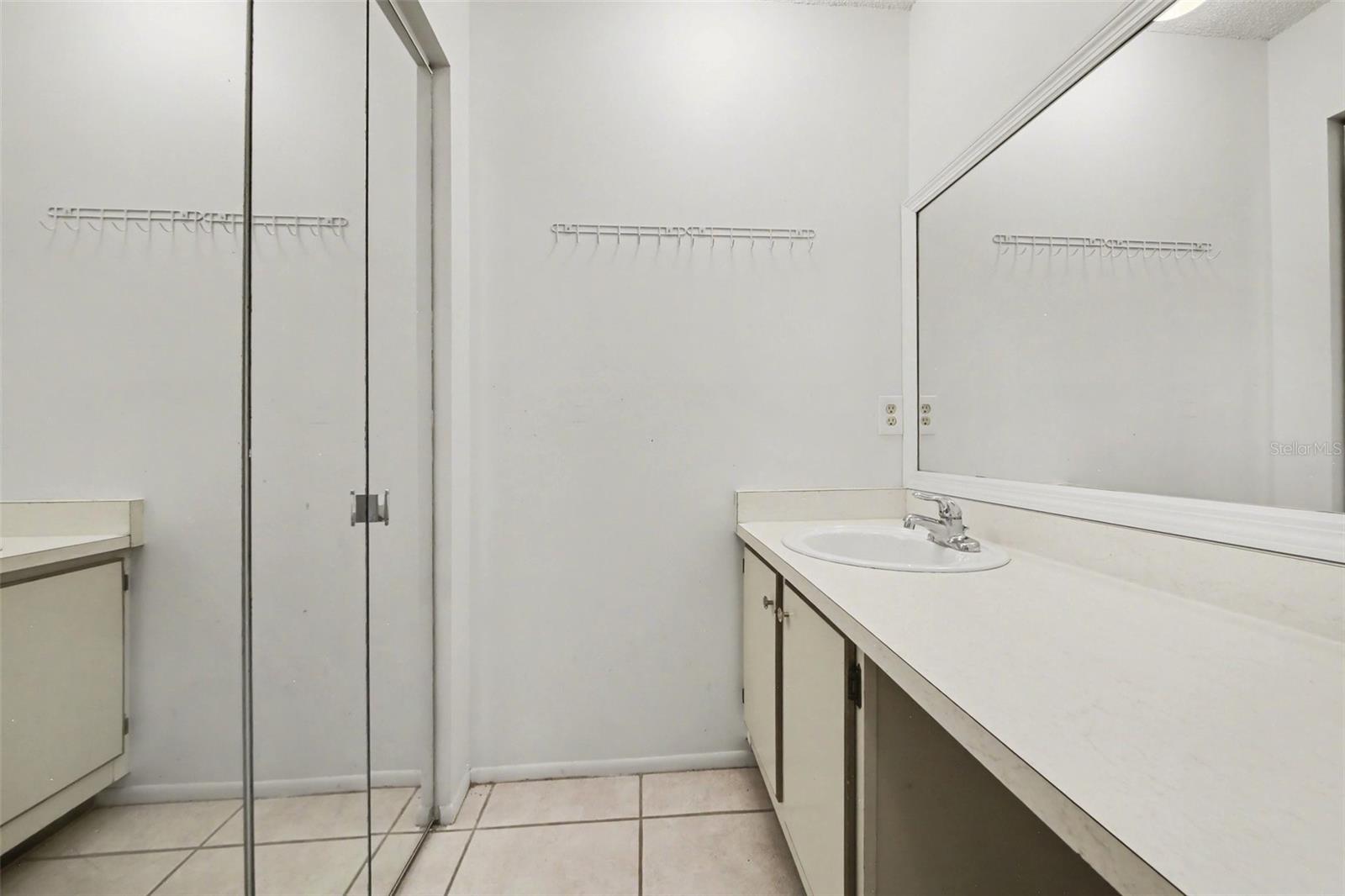 Image 19 of 25 For 5033 Loyola Lane