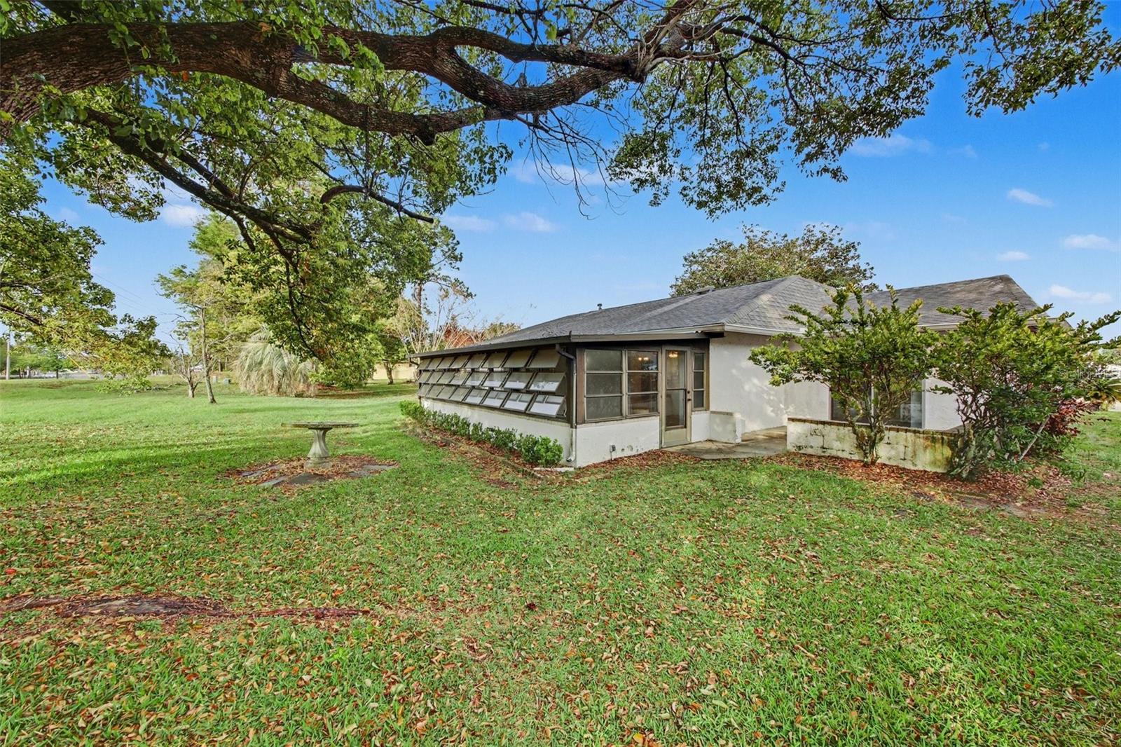 Image 5 of 25 For 5033 Loyola Lane