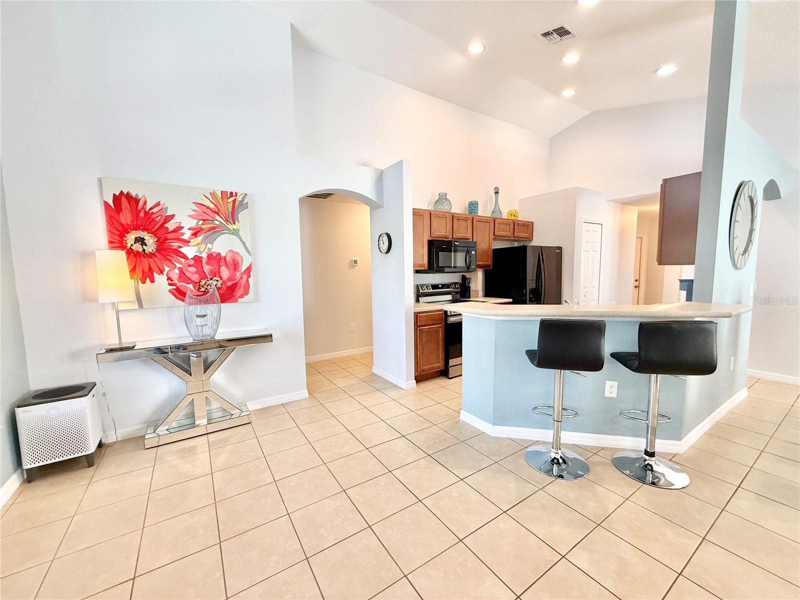 Image 10 of 40 For 2136 Victoria Drive