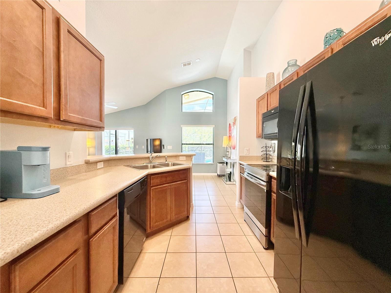 Image 11 of 40 For 2136 Victoria Drive