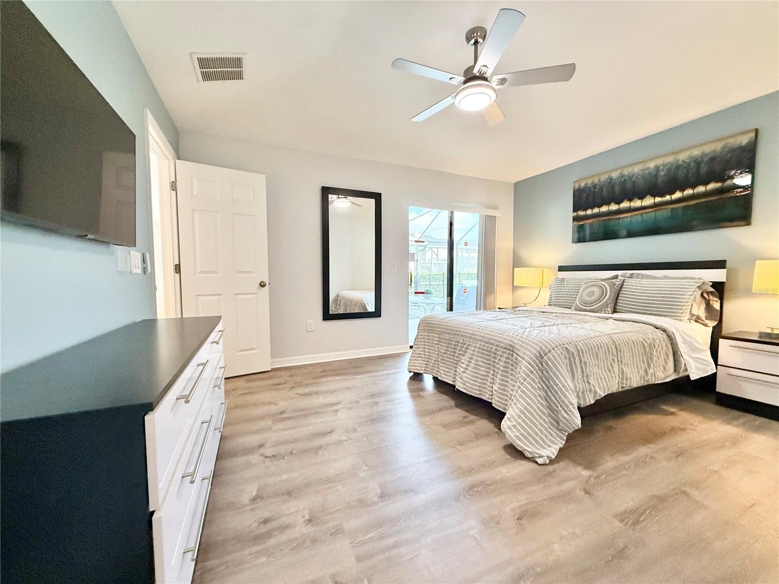 Image 16 of 40 For 2136 Victoria Drive