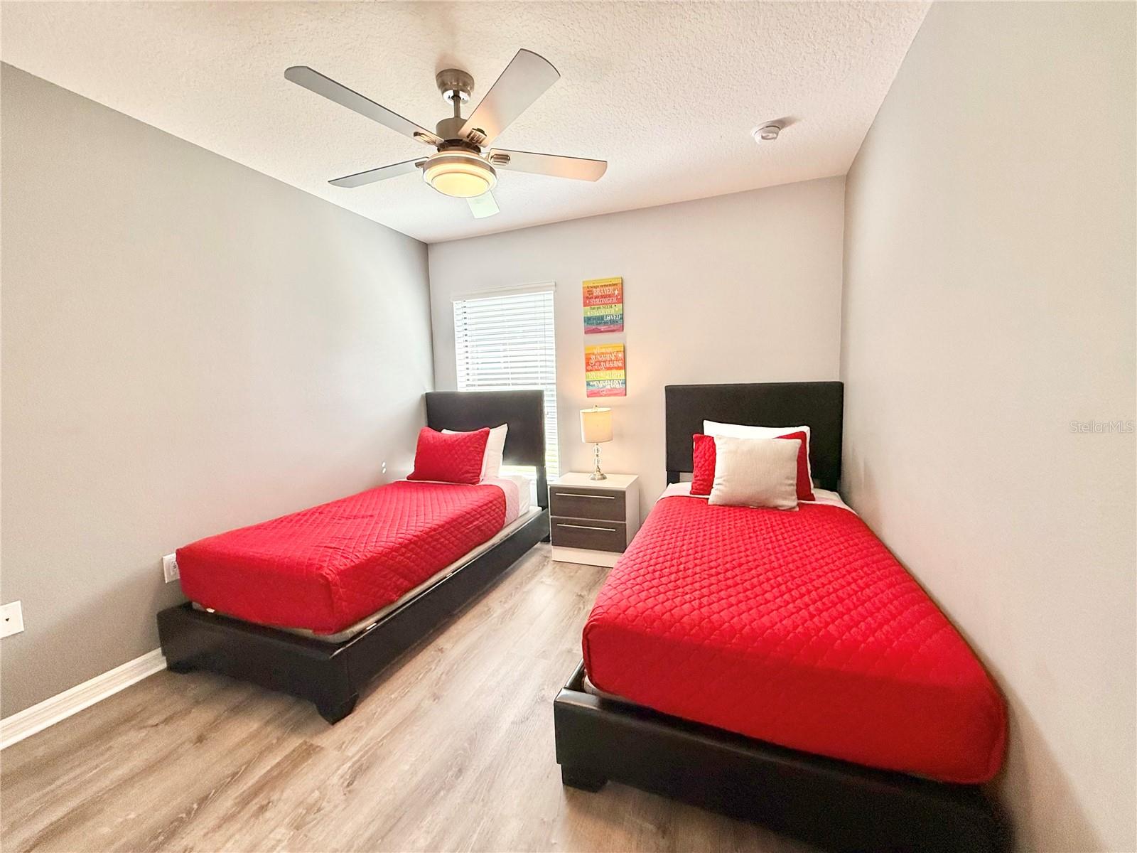 Image 21 of 40 For 2136 Victoria Drive