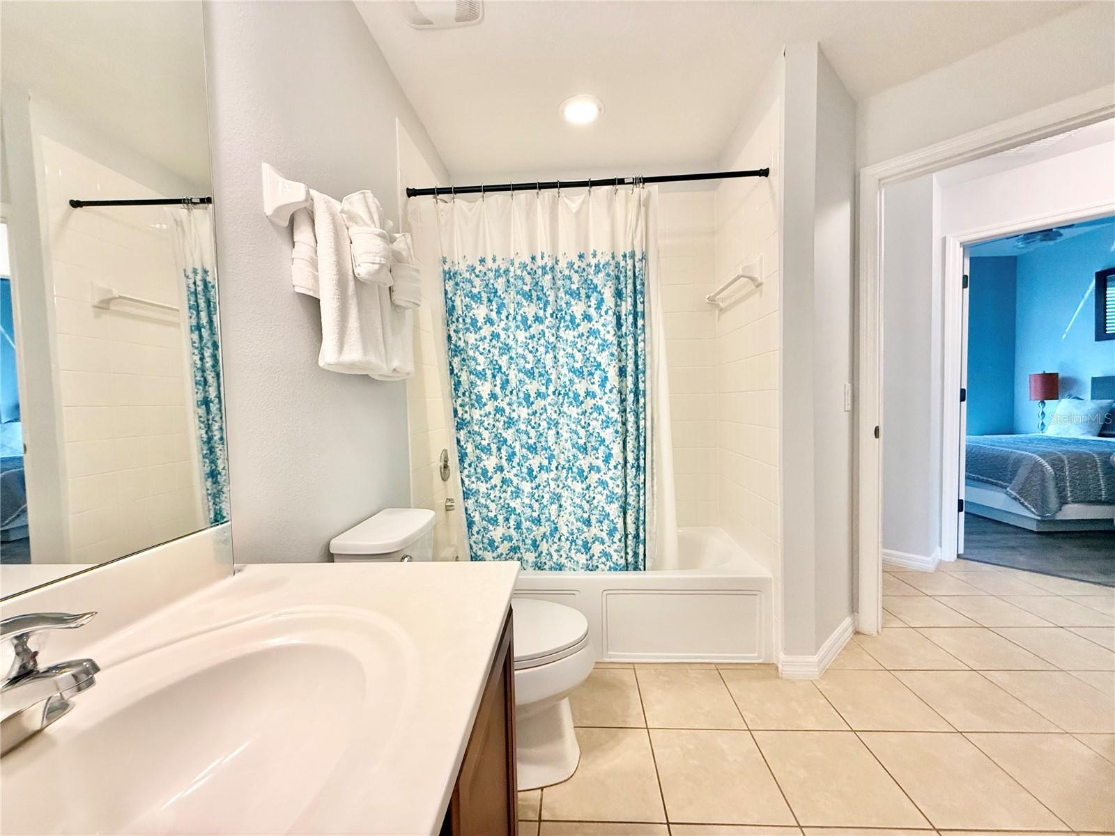 Image 23 of 40 For 2136 Victoria Drive