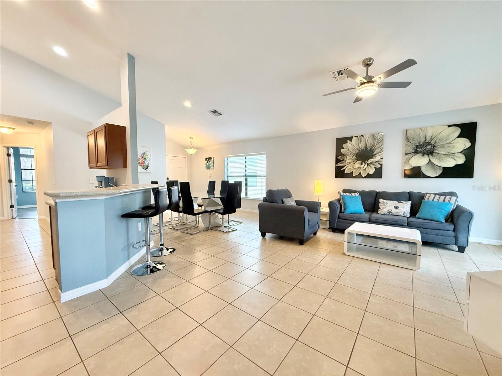 Image 4 of 40 For 2136 Victoria Drive