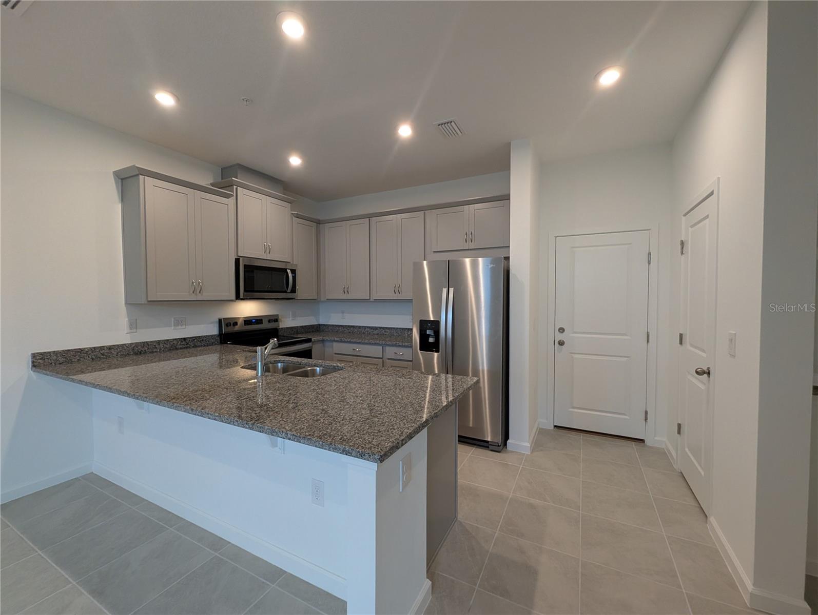 Image 3 of 17 For 3200 Gardenia Reserve Street