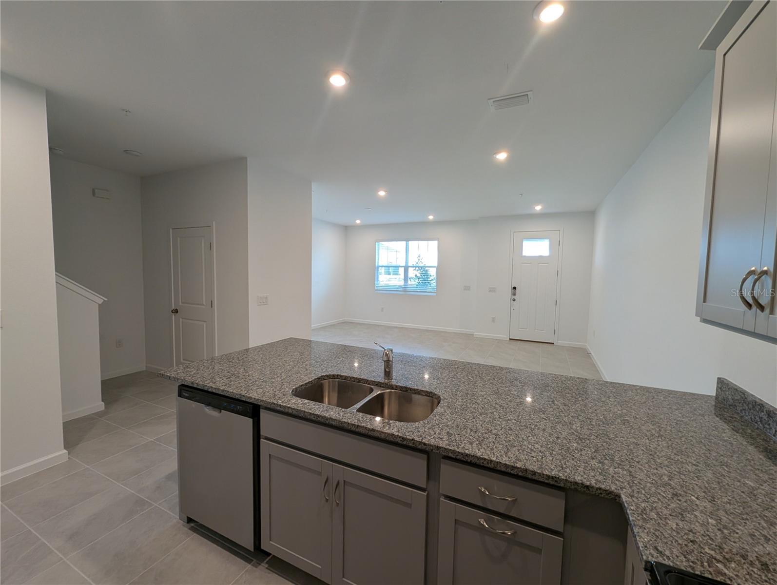 Image 4 of 17 For 3200 Gardenia Reserve Street