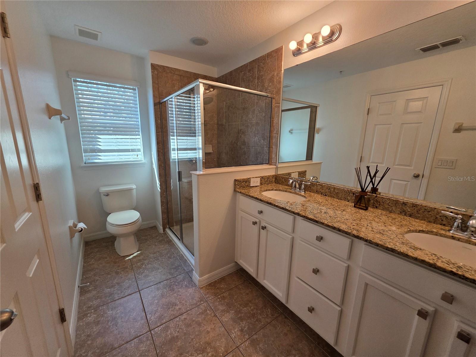 Image 13 of 17 For 9464 Tawnyberry Street